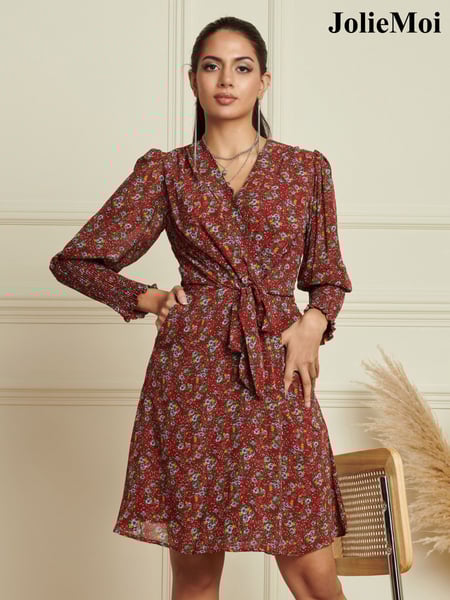 Jolie Moi Red Shirred Cuff Tie Waist Dress (166667) | € 20