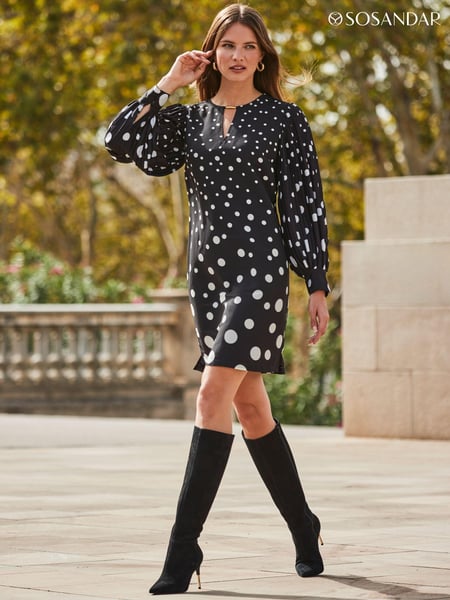 Sosandar Black Plisse Sleeve Shift Dress (190715) | € 58