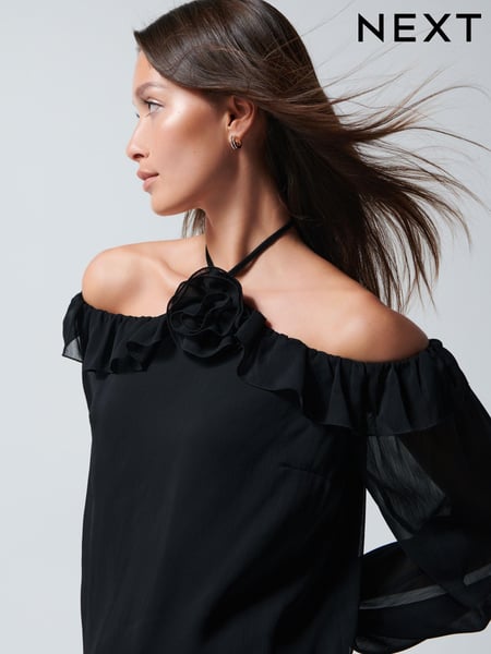 Black Corsage Halter Neck Long Sleeve Top (264310) | € 11