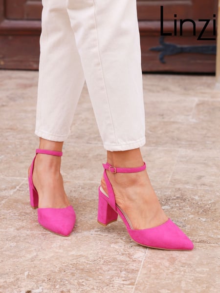 Linzi Pink Larsa Wide Fit Pointed Toe Court Shoes (402930) | € 59