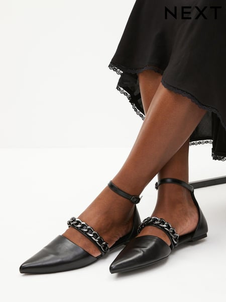 Black Forever Comfort® Point Toe Chain Trim Flats (458431) | € 12