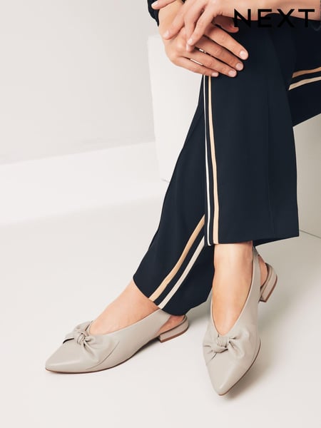 Bone Neutral Forever Comfort® Leather Point Toe Bow Slingback Shoes (526630) | € 32