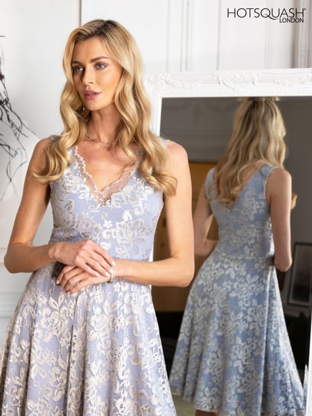 HotSquash Silver V-Neck Floral Lace Dress (531759) | € 217