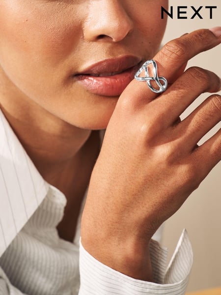Silver Tone Twist Ring (587503) | € 8
