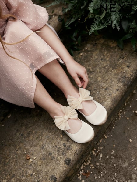 Ivory Cream Bow Stain Resistant Satin Flower Girl Ballet Shoes (7102X3) | € 31 - € 41