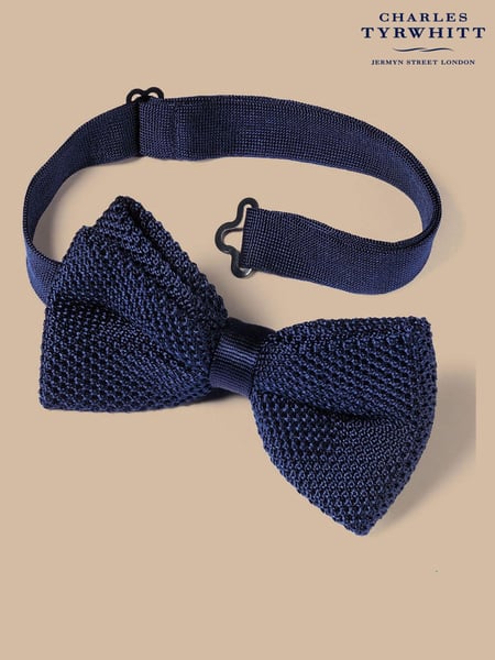 Charles Tyrwhitt Blue Classic Knitted Ready-Tied Bow Tie (872624) | € 55