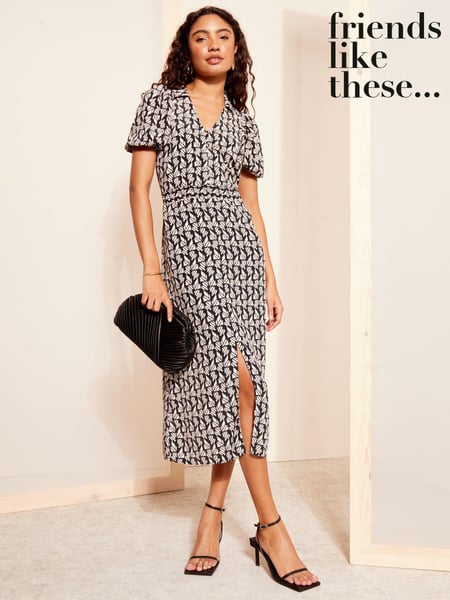 Friends Like These Black/White Collar Shirred Waist Midi Dress (963630) | € 27