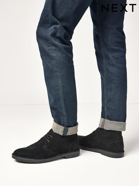 Schwarz - Suede Desert Boots (A42438) | 78 €