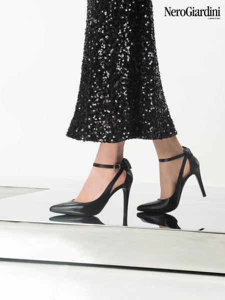 NeroGiardini Black Leather Bow Court Shoes (AA0647) | € 265