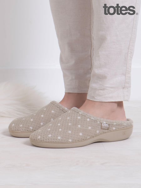 Natur - Totes Isotoner Popcorn Terry Mules Slippers (AB7406) | 34 €