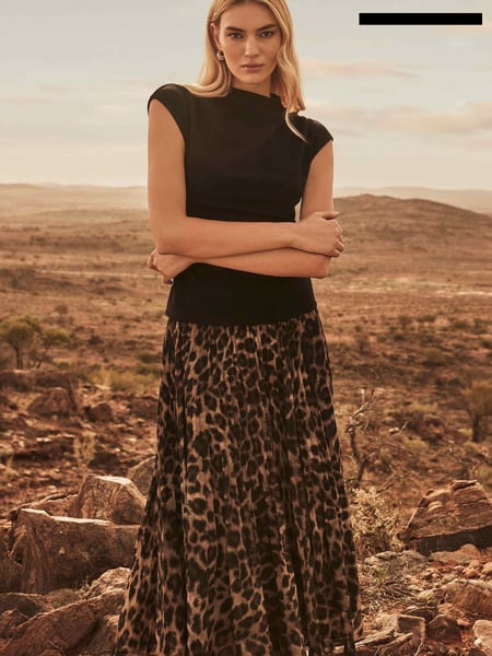 Forever New Black Leenah Grown On Neck Crepe Top (AD4678) | € 86