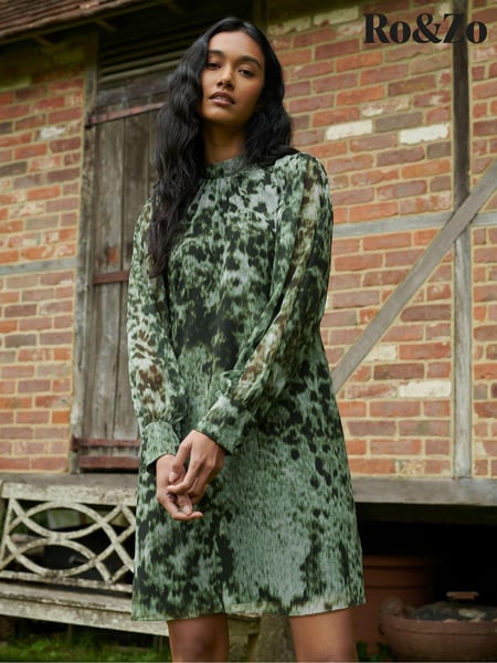 Ro&Zo Green Leopard Print High Neck Dress (AG2196) | € 77