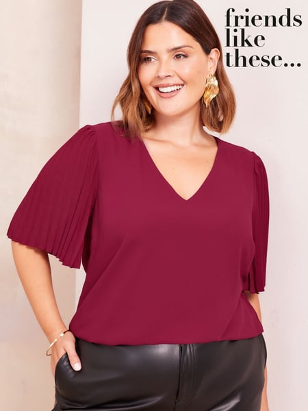 Friends Like These Burgundy Red Curve Short Sleeve Pleated Top (AJ0128) | € 28