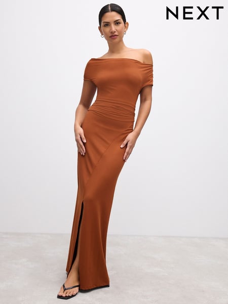 Rust Brown Polyamide Slinky Ruched Off The Shoulder Midi Dress (AJ5873) | € 58