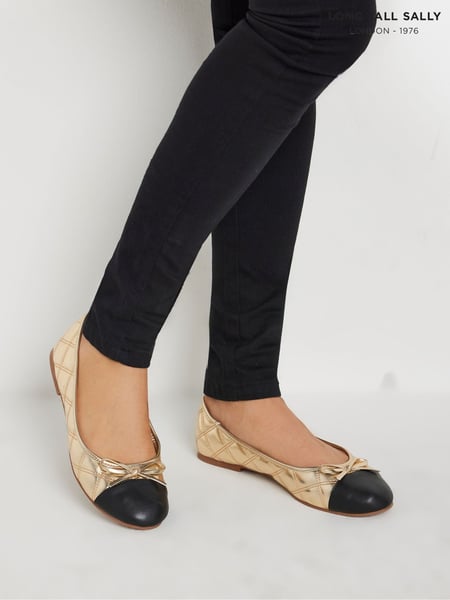 Long Tall Sally Gold Quilted Ballet shoes (AK3471) | € 45