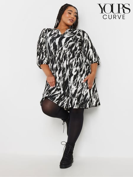 Yours Curve Black Textured Short Dress (AK4441) | € 50