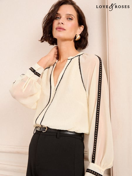 Love & Roses Ivory Zip Detail Pleated Stud Trim Long Sleeve Blouse (AL2827) | € 66