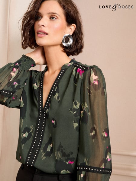 Love & Roses Khaki Green Animal Petite V-Neck Hardware Long Sleeve Blouse (AL2833) | € 42