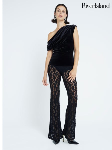 River Island Black Drape Velvet Top (AL3303) | € 55