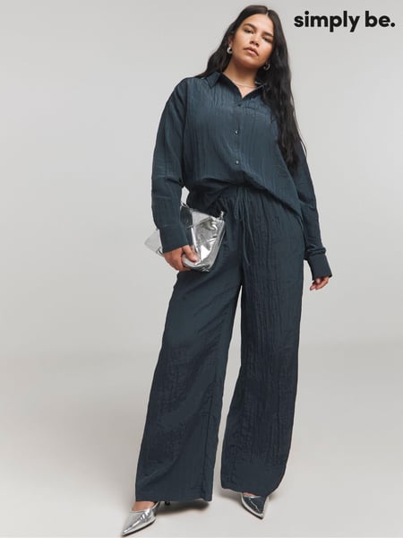Simply Be Blue Textured Satin Wide Leg Trousers (AL5069) | € 26