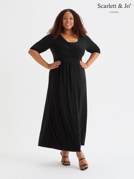 Scarlett & Jo Black Solid Ruched Maxi Gown (AL6447) | € 172