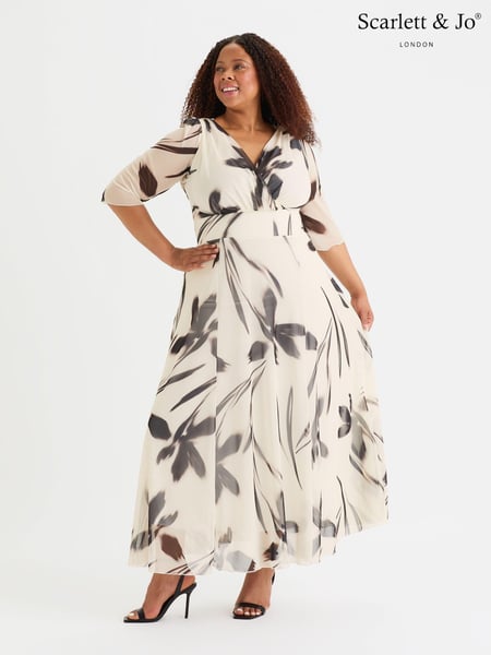 Scarlett & Jo Cream Verity Print Maxi Gown (AL6450) | € 148