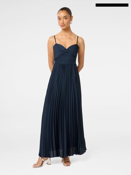 Forever New Blue Chloe Petite Pleated Maxi Dress (AL8903) | € 93