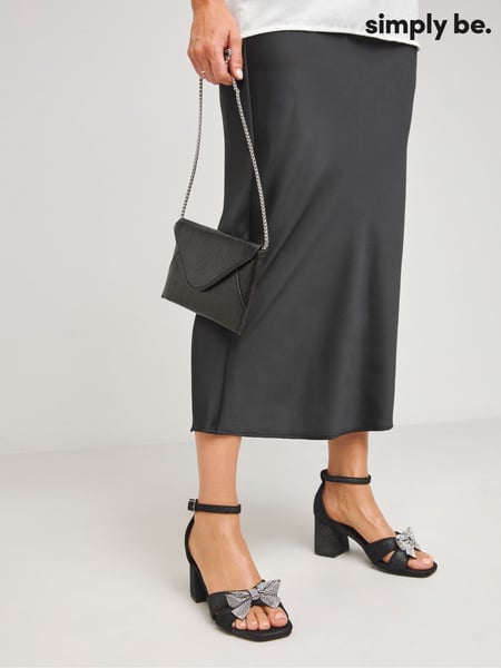 Simply Be Black Extra Wide Fit Wide Fit Diamante Crossover Strap Heeled Sandals (AL9879) | € 41
