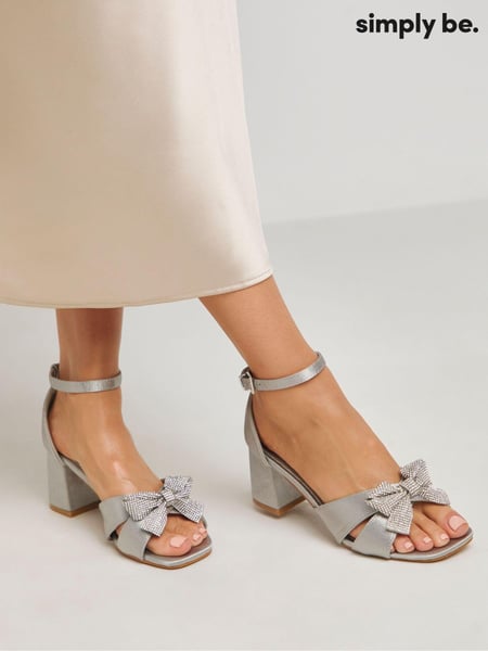 Simply Be Silver Extra Wide Fit Wide Fit Diamante Crossover Strap Heeled Sandals (AM0181) | € 59