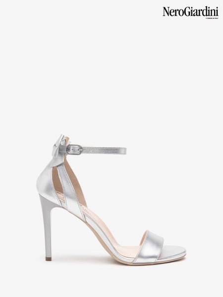 NeroGiardini Silver Leather Single Strap Bow Sandals (AM6888) | € 281