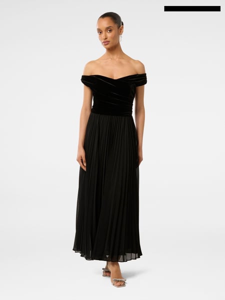Forever New Black Petite Rebecca Off Shoulder Velvet Gown (AN6021) | € 93