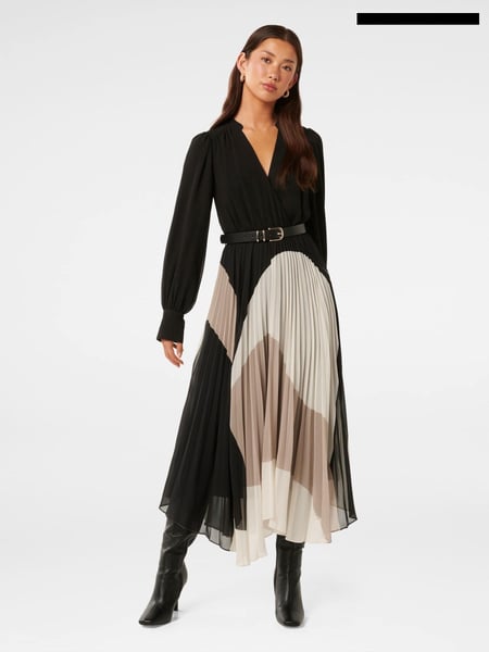 Forever New Black Milan Pleated Midi Dress (AN6046) | € 172
