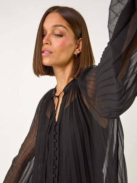 Roman Black V-Neck Pleated Blouse (AP6044) | € 62