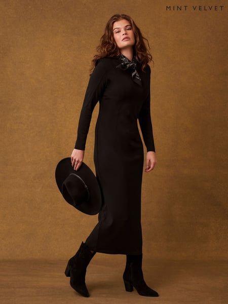 Mint Velvet Black Structured Midi Dress (AR4613) | € 154