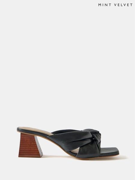 Mint Velvet Black Leather Knot Sandals (AR9650) | € 187