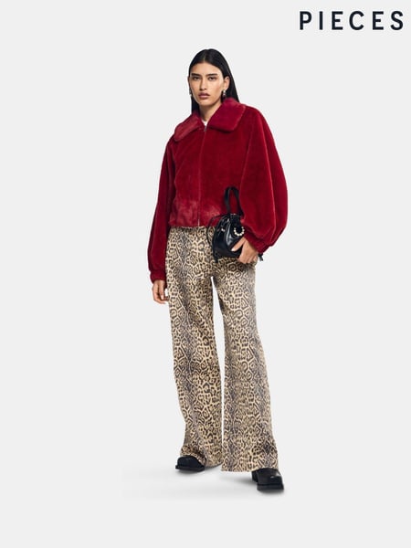 PIECES Burgundy Faux Fur Teddy Bomber Jacket (AT2341) | € 50