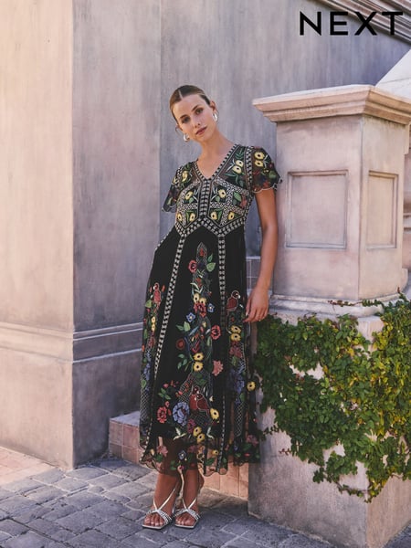Black Premium Embroidered Occasion Maxi Dress (AT3316) | € 262