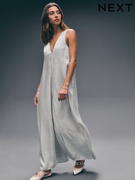 Champagne Gold Metallic V-Neck Wide Leg Jumpsuit (AT3364) | € 90
