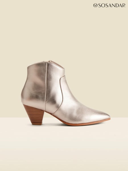 Sosandar Gold Leather Western Stack Heel Boots (AT6525) | € 154