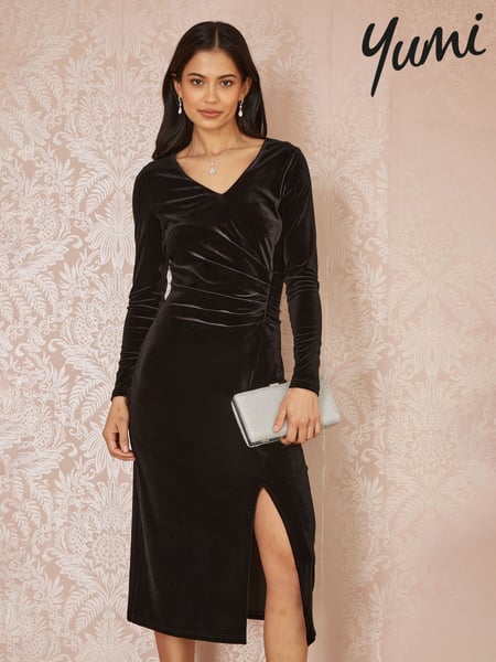 Yumi Black Velvet V-Neck Fitted Ruched Midi Dress (AT7563) | € 101