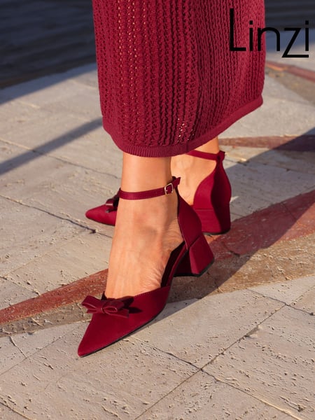 Linzi Red Orla Low Block Heeled Courts With Bow Detail (AT7963) | € 56