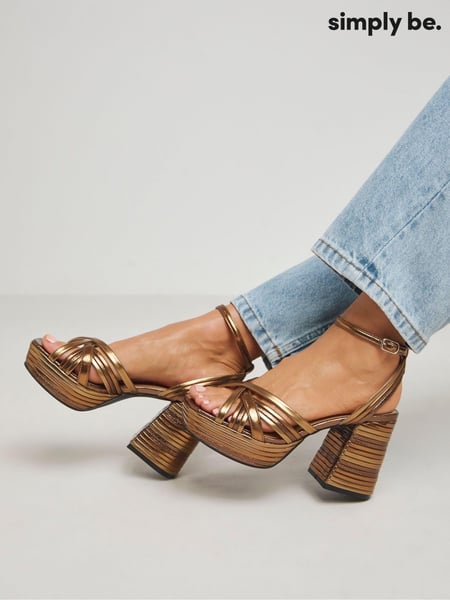 Simply Be Brown Multi Strap Platform Sandals In Extra Wide Fit (AT9336) | € 43