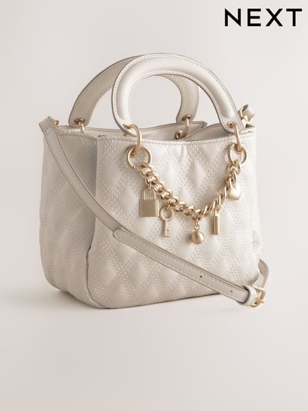 White Quilted Charm Hand Held Bag (AT9514) | € 55