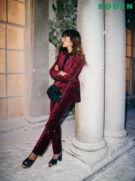 Boden Burgundy Kew Velvet Trousers (AU1265) | € 83