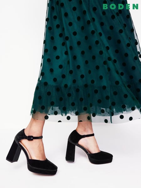 Boden Black Closed Toe Platform Shoes (AU1409) | € 98