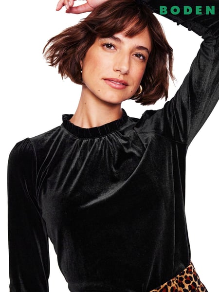 Boden Black Velvet Frill Neck Top (AU1500) | € 38