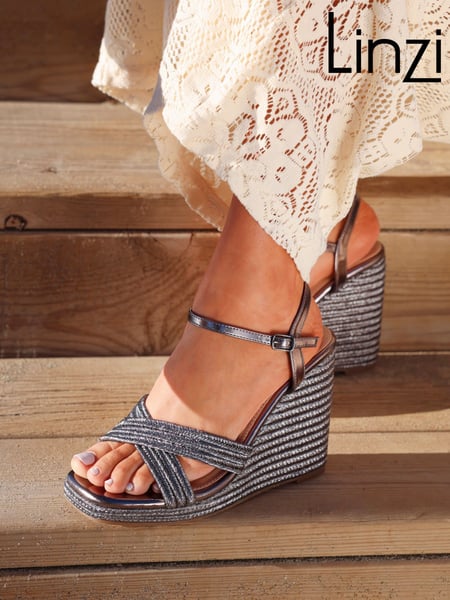 Linzi Silver Nikki Cross-Over Front Strap Wedges (AV5604) | € 70