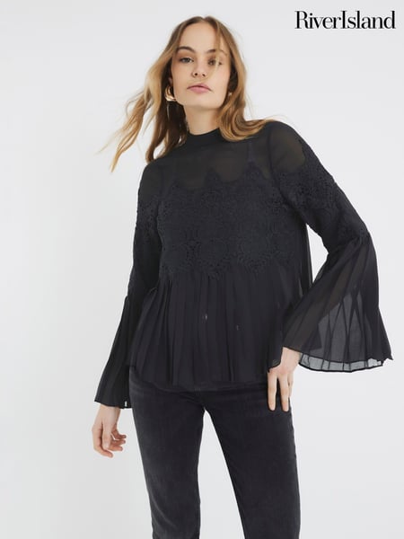 River Island Black Lace Applique Pleated Blouse (AV6250) | € 66