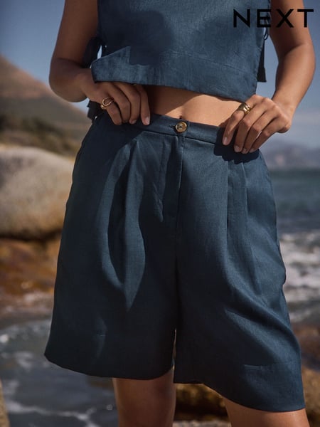 Marineblau - 100% Linen Bermuda Shorts (AV6566) | 55 €