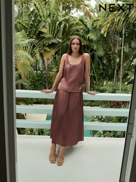 Pink Glossy Satin Metallic Midi Skirt (AV8397) | € 70